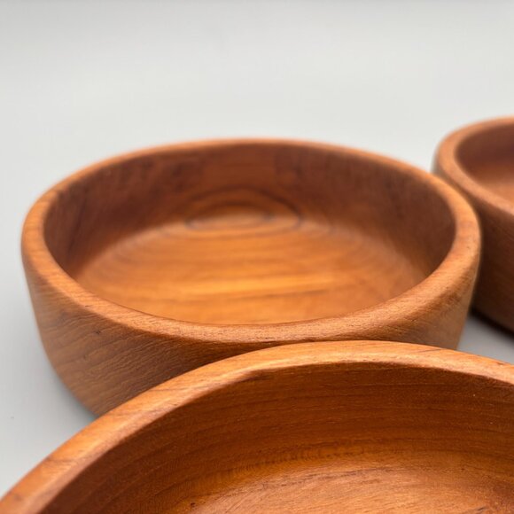 Vintage Teak Wood Salad Bowls Thailand Set of 4 Mid Century Serving Bowls - Picture 5 of 10